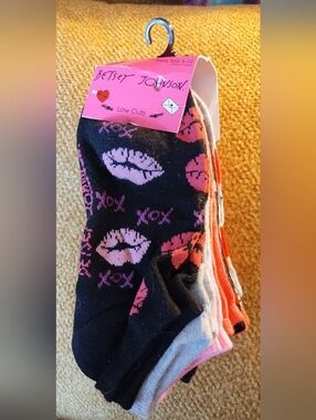 Betsey Johnson 10 Pr Low Cut Socks